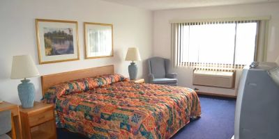 Sky Lodge Inn And Suites
