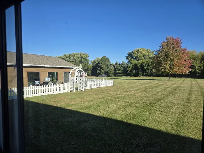 Sky Lodge Inn And Suites 4