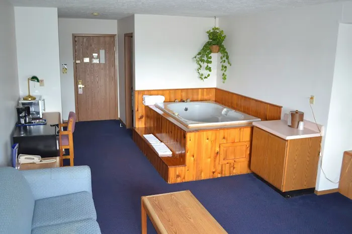 Sky Lodge Inn And Suites 4