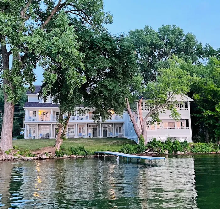 Sand Hill Inn 4
