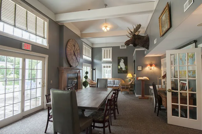 Sand Hill Inn 4