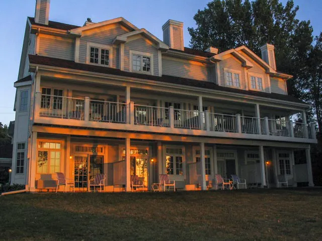 Sand Hill Inn 4