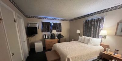 Wild Rose Hotel & Bar Ltd