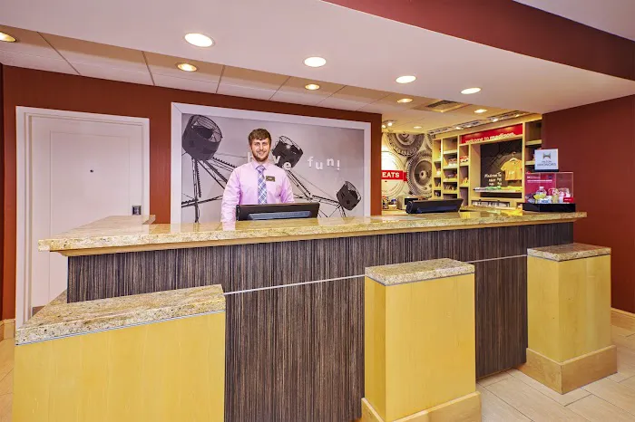 Hampton Inn & Suites Madison-West 4