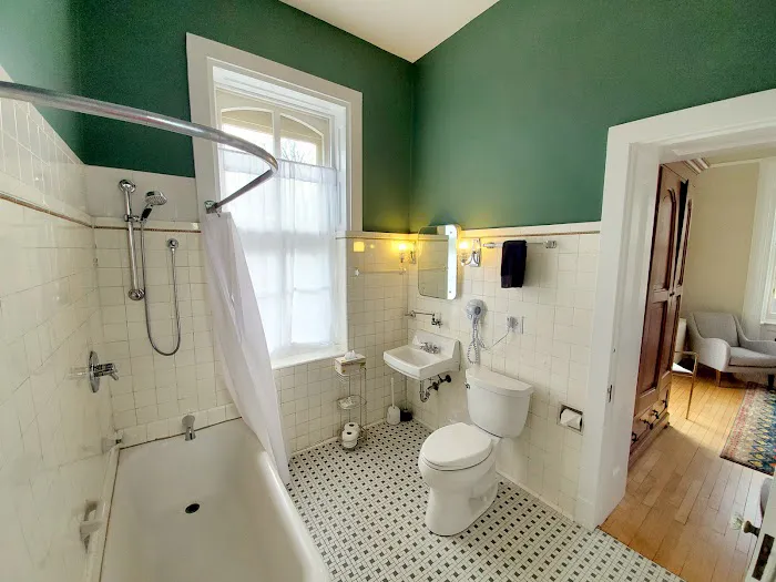 Governors Mansion Inn 4