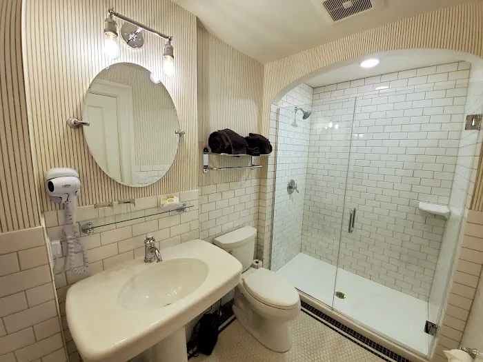 Governors Mansion Inn 4