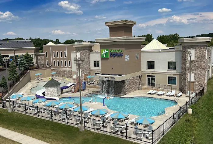 Holiday Inn Express Wisconsin Dells, an IHG Hotel 4