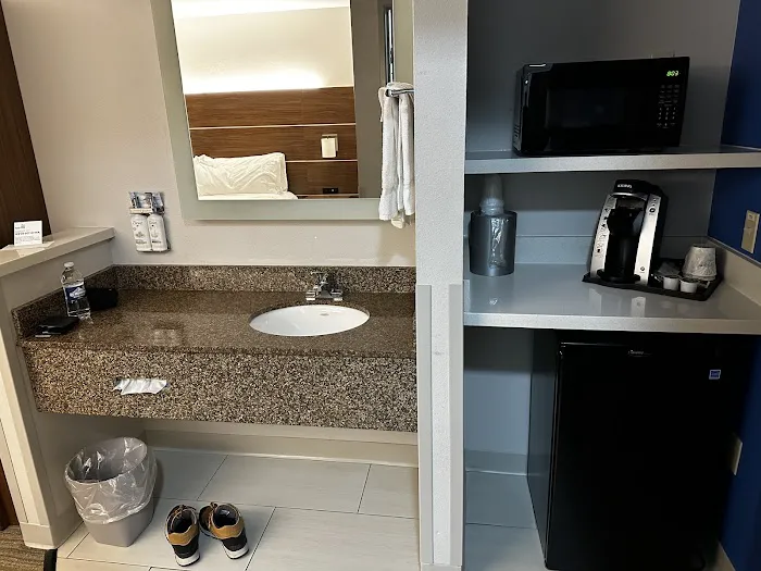Holiday Inn Express Wisconsin Dells, an IHG Hotel 4