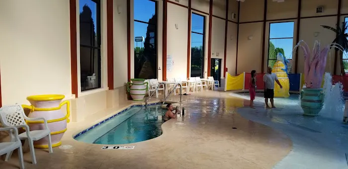 Grand Marquis Waterpark Hotel & Suites 4