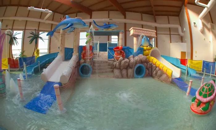Grand Marquis Waterpark Hotel & Suites 4