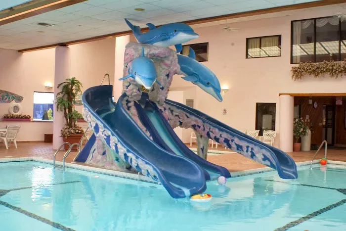Grand Marquis Waterpark Hotel & Suites 4