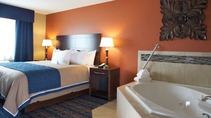 GrandStay Hotel & Suites Mount Horeb-Madison 4