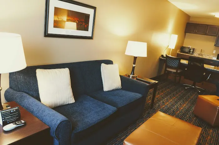 GrandStay Hotel & Suites Mount Horeb-Madison 4