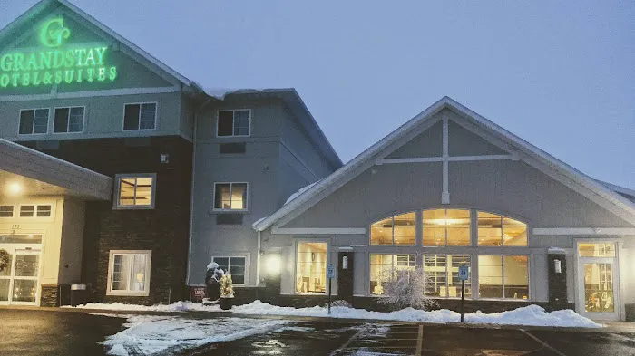 GrandStay Hotel & Suites Mount Horeb-Madison 4