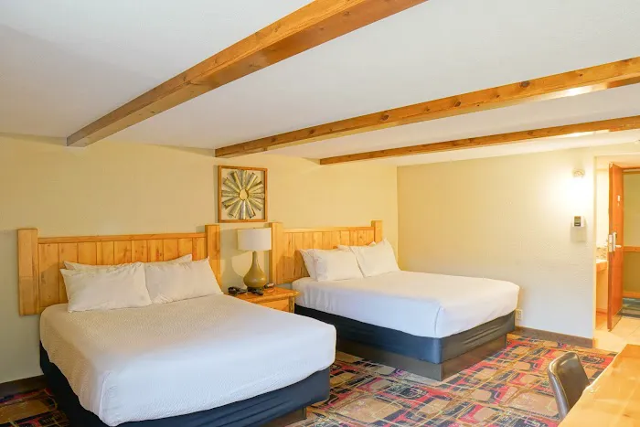 Round Barn Lodge 4