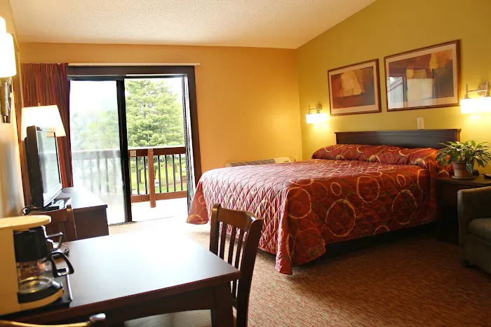 Baker's Sunset Bay Resort 4