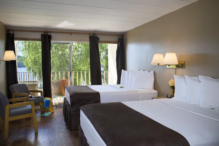 Delton Oaks Resort 4
