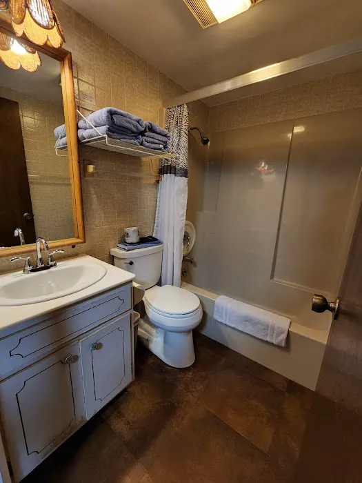 Delton Oaks Resort 4
