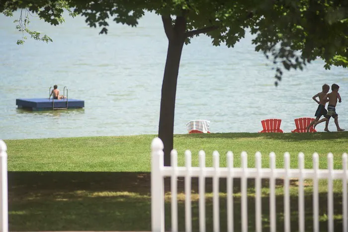 Delton Oaks Resort 4