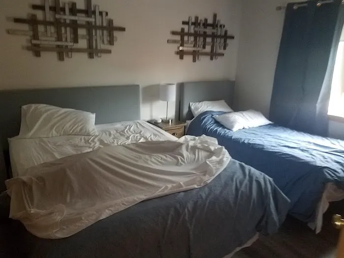 Thunderbird Resort Motel 4
