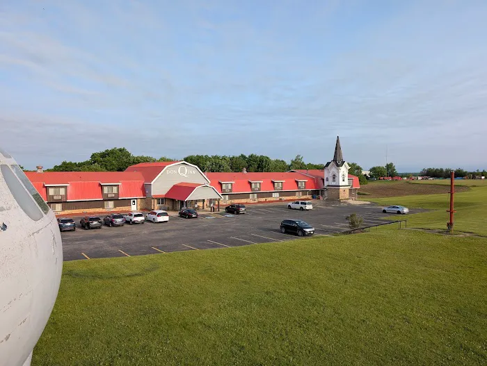 Don Q Inn Dodgeville 4