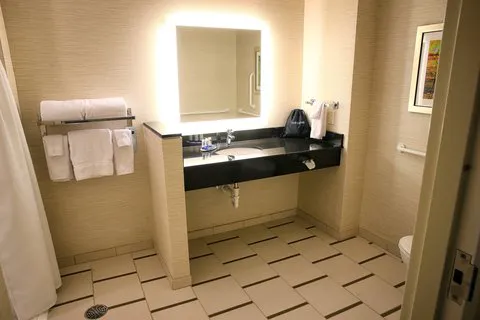 Fairfield Inn & Suites Madison Verona 4