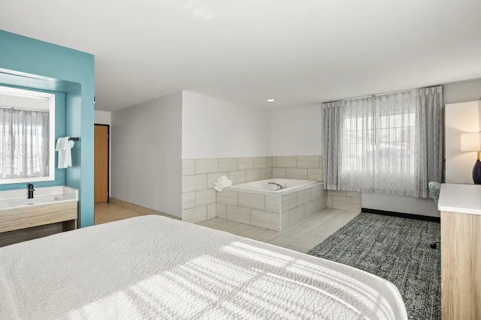 Sleep Inn & Suites Verona - Madison Southwest 4
