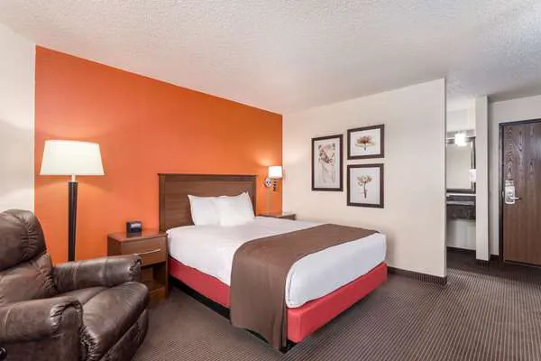 AmericInn by Wyndham Monroe 4