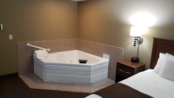 AmericInn by Wyndham Monroe 4