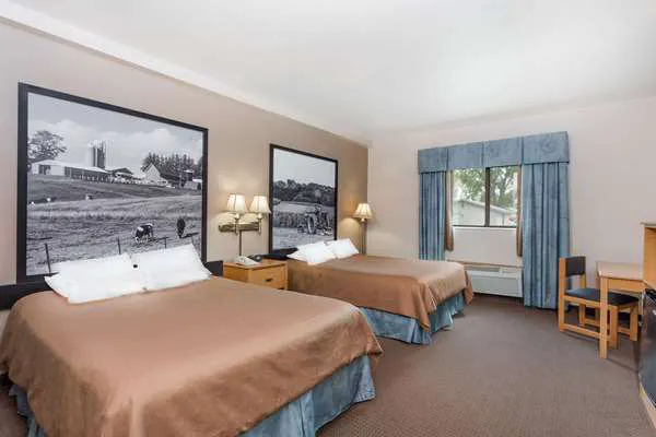 Super 8 by Wyndham Monroe WI 4