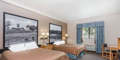 Super 8 by Wyndham Monroe WI