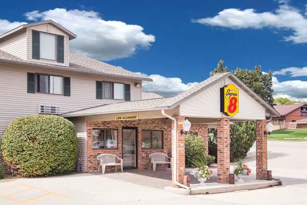 Super 8 by Wyndham Monroe WI 4