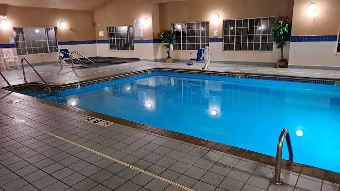 Quality Inn & Suites East Troy I-43 4
