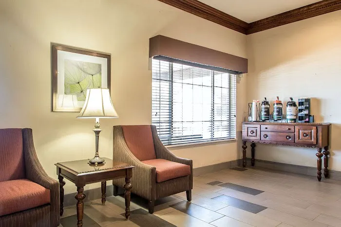 Quality Inn & Suites East Troy I-43 4