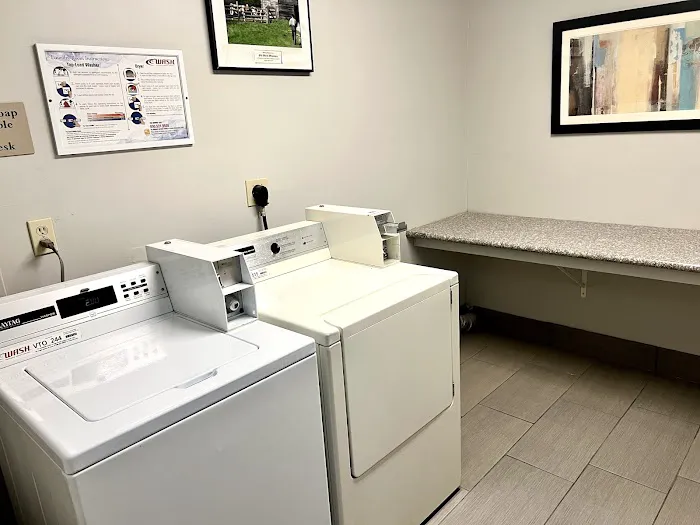 Quality Inn & Suites East Troy I-43 4