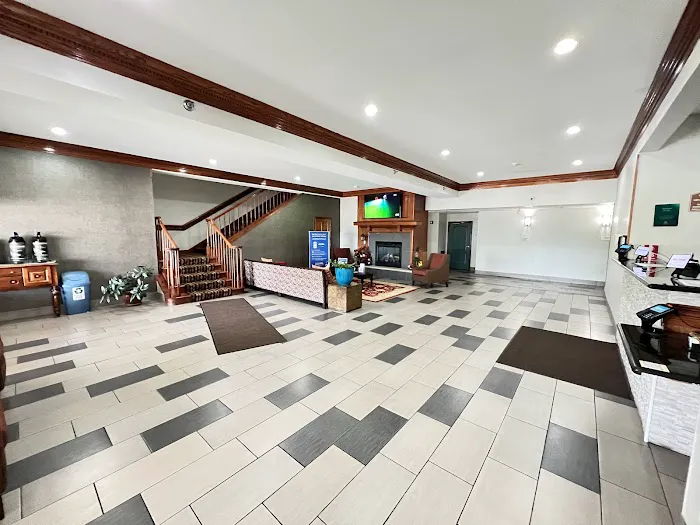 Quality Inn & Suites East Troy I-43 4