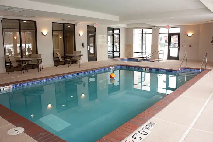 Hampton Inn Burlington 4
