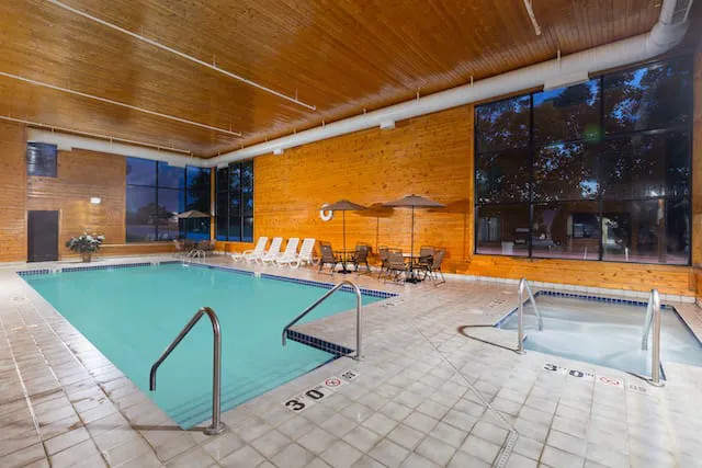 Baymont by Wyndham Mukwonago 4
