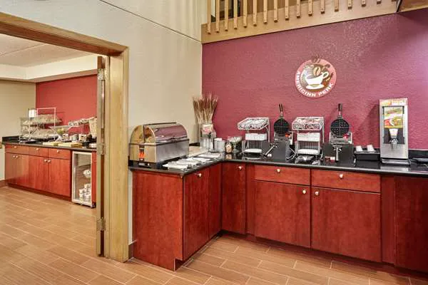 AmericInn by Wyndham Burlington 4