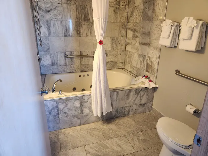 Mill Creek Hotel 4