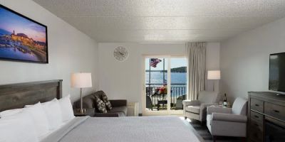 Harbor Shores on Lake Geneva