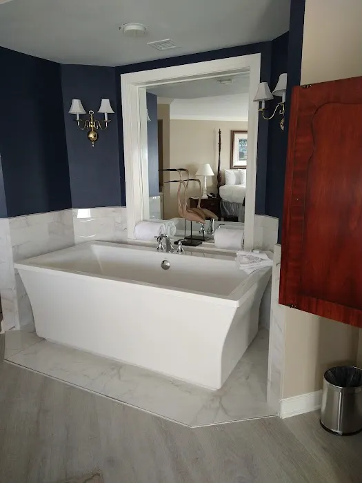 The Geneva Inn 4