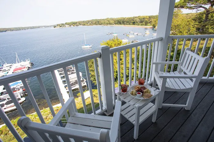 The Geneva Inn 4