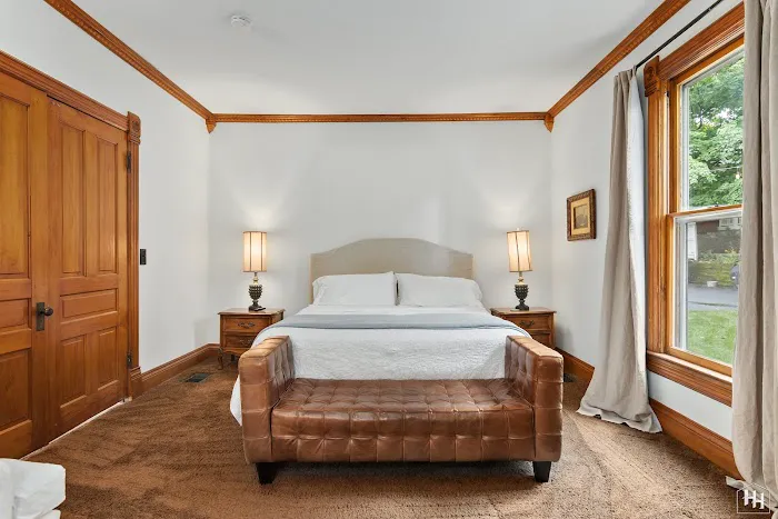 Moore Manor- Vacation Rental 4