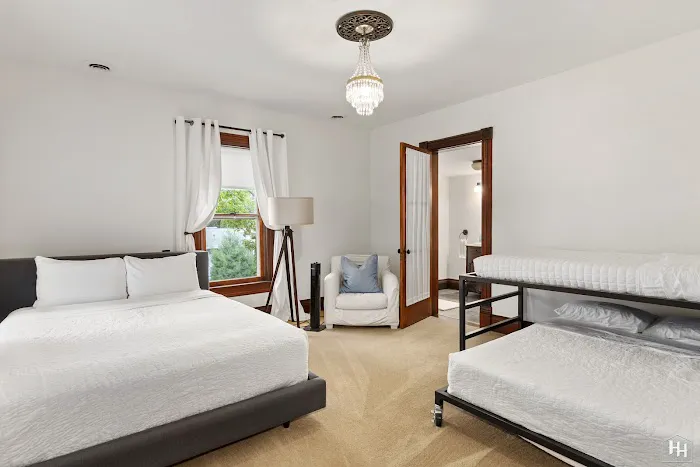 Moore Manor- Vacation Rental 4
