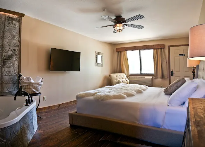Maxwell Mansion Hotel 4