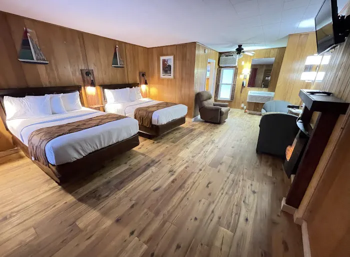 Lake Geneva Lodge 4