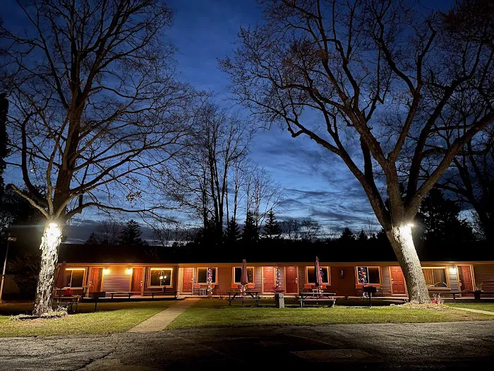 Lake Geneva Lodge 4