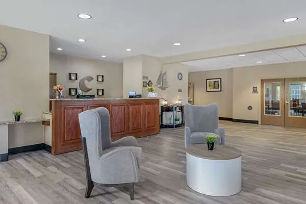Comfort Suites Lake Geneva East 4