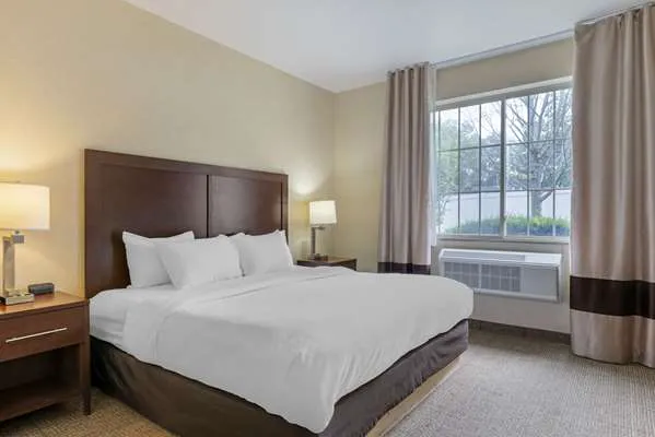 Comfort Suites Lake Geneva East 4